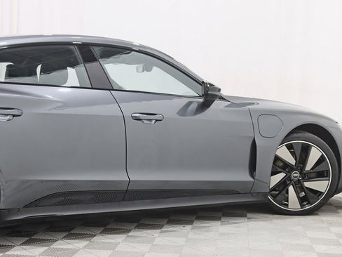 Used 2023 Audi e-tron GT Prestige image 11