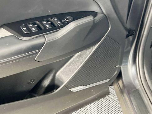 Used 2023 Kia Sportage SX image 18