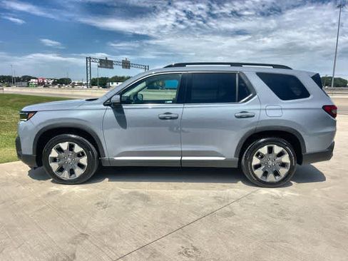 Used 2026 Honda Pilot Touring image 4