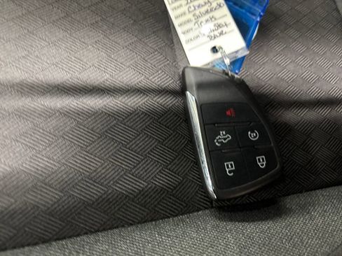 Used 2022 Chevrolet Silverado 1500 LT w/ Z71 Off-Road Package image 29