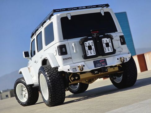 Used 2022 Jeep Wrangler Unlimited Rubicon w/ Trailer Tow Package AWD/4WD image 2