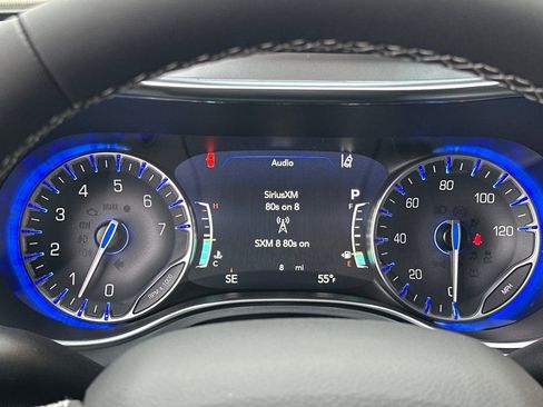 New 2026 Chrysler Pacifica Limited w/ Uconnect Theater Family Group FWD image 32