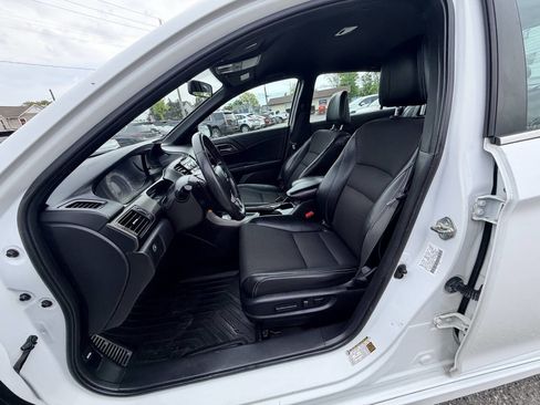 Used 2017 Honda Accord Sport image 60