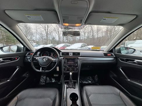 Used 2017 Volkswagen Passat 1.8T R-Line w/ R-Line Lighting Package image 12