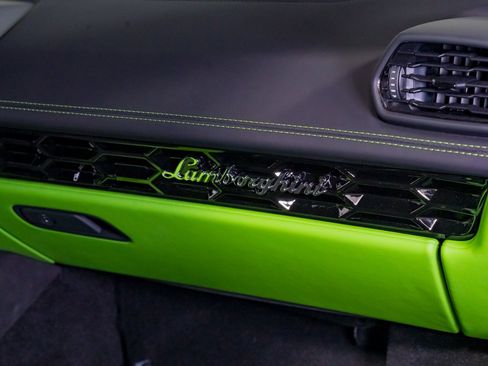 Used 2023 Lamborghini Huracan Tecnica RWD image 33