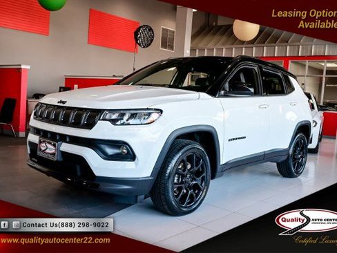 Used 2022 Jeep Compass Latitude w/ Sun and Sound Group image 1