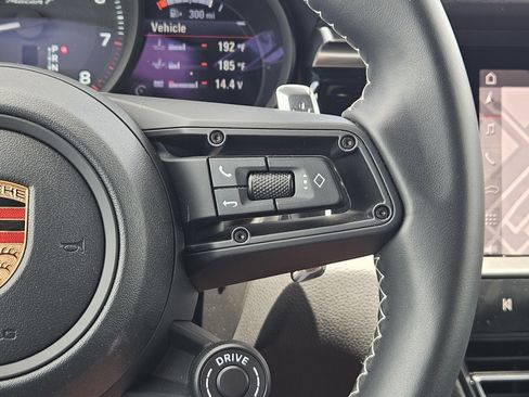 Certified 2026 Porsche Macan Turbo AWD/4WD image 28