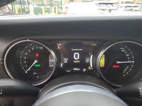 Used 2022 Jeep Wrangler Unlimited Rubicon 4xe w/ Steel Bumper Group image 31