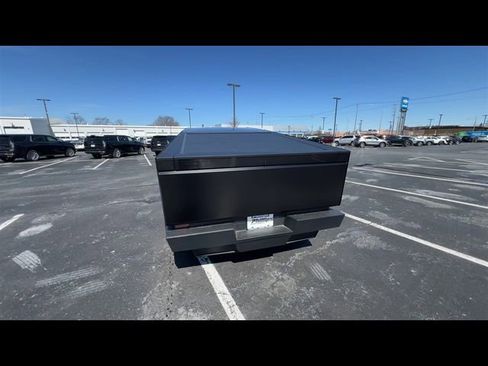 Used 2025 Tesla Cybertruck AWD Crew Cab image 9