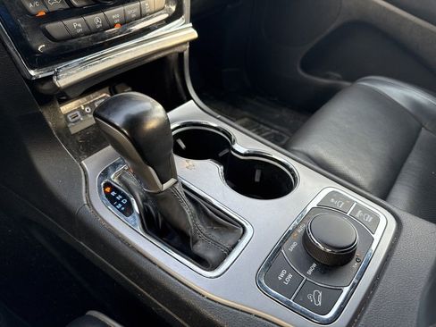 Used 2020 Jeep Grand Cherokee Overland image 26