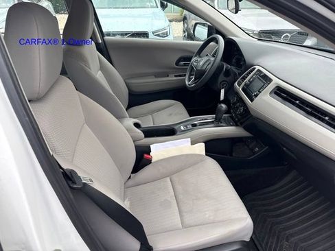 Used 2016 Honda HR-V LX image 3