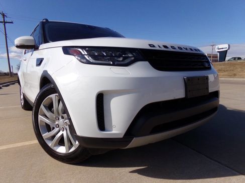 Used 2019 Land Rover Discovery HSE image 15