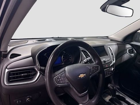 Used 2019 Chevrolet Equinox LT w/ Driver Convenience Package image 11