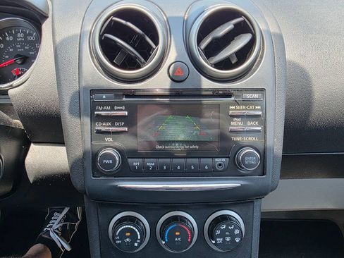 Used 2013 Nissan Rogue SV FWD image 16