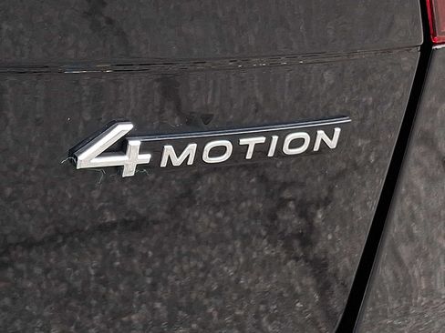 Certified 2024 Volkswagen Tiguan SE AWD/4WD image 28