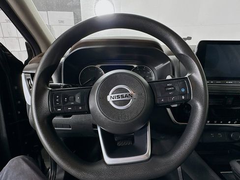 Used 2021 Nissan Rogue SV image 11