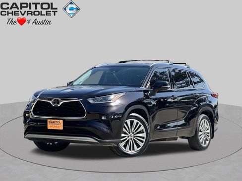 Used 2021 Toyota Highlander Platinum AWD/4WD image 1