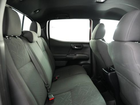 Used 2017 Toyota Tacoma TRD Sport w/ Tow Package (A/T) AWD/4WD image 41