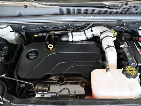 Used 2022 Chevrolet Trax LT w/ Sport Edition image 27