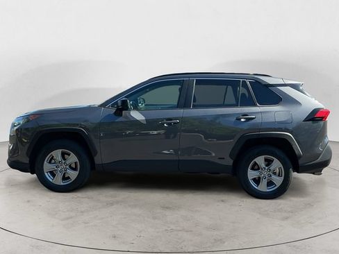 Used 2022 Toyota RAV4 LE AWD/4WD image 8
