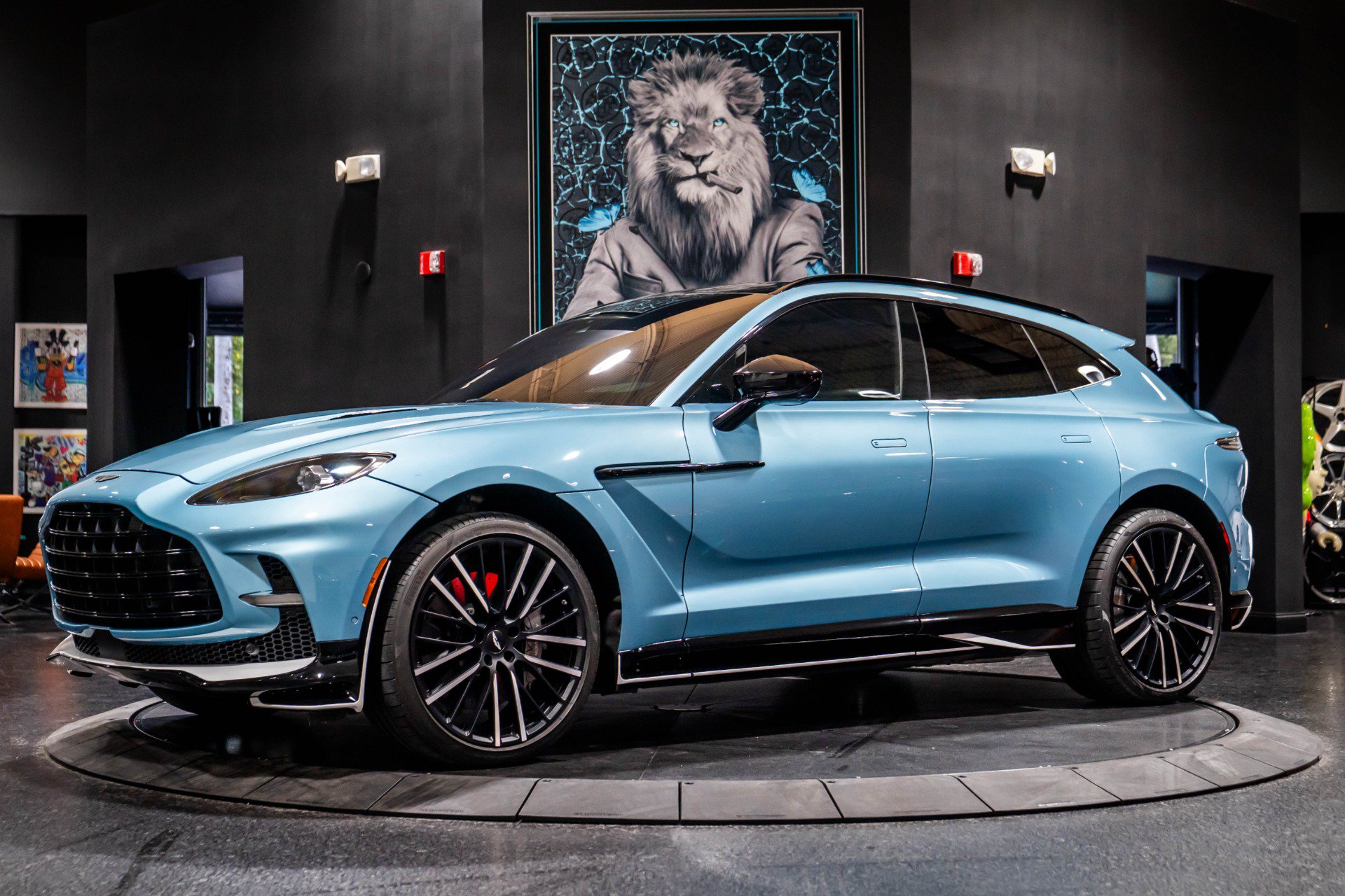 Used 2023 Aston Martin DBX 707 AWD/4WD image 3