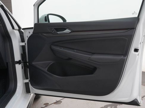 Used 2022 Volkswagen GTI Autobahn FWD image 9