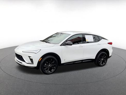 Used 2025 Buick Envista Sport Touring image 8