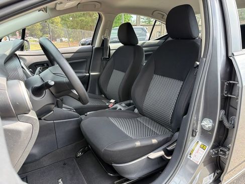 Used 2021 Nissan Versa S FWD image 18