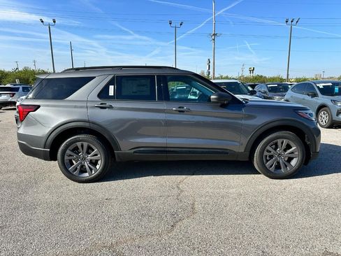 New 2026 Ford Explorer Active image 2