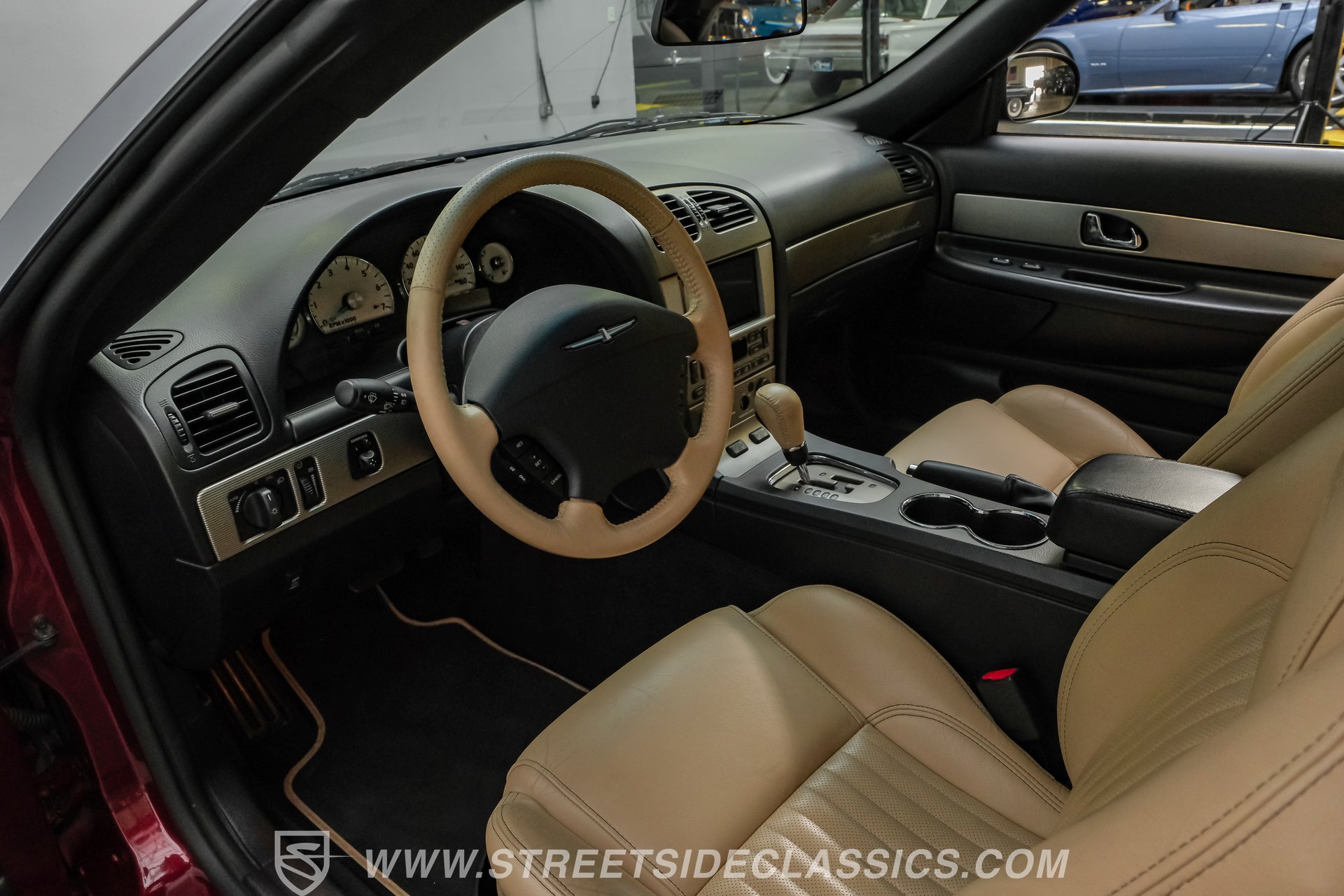 Used 2004 Ford Thunderbird RWD image 4