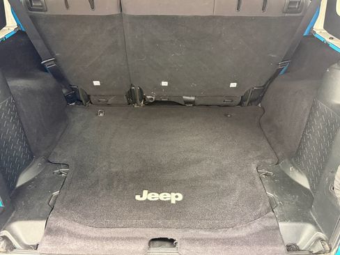 Used 2017 Jeep Wrangler Unlimited Sport AWD/4WD image 31