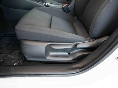 Used 2024 Toyota Corolla LE image 12