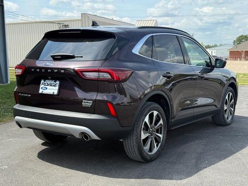 Used 2023 Ford Escape Platinum w/ Premium Technology Package image 3