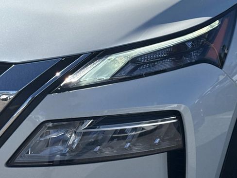 Certified 2022 Nissan Rogue SV w/ SV Premium Package image 10