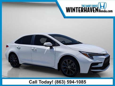 Used 2025 Toyota Corolla SE FWD image 1