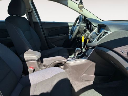 Used 2016 Chevrolet Cruze LT image 15