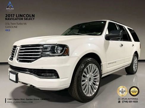 Used 2017 Lincoln Navigator Select RWD image 1