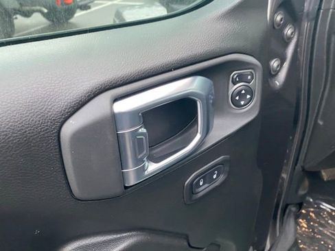 New 2026 Jeep Gladiator Mojave image 13