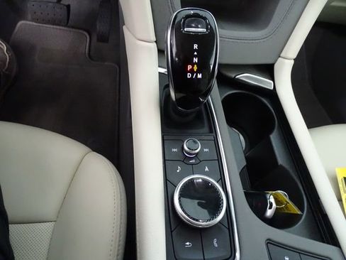 Certified 2023 Cadillac XT5 Premium Luxury FWD image 11