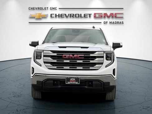 New 2026 GMC Sierra 1500 SLE w/ Preferred Package image 8