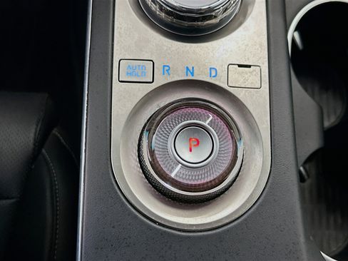 Used 2025 Genesis GV70 2.5T AWD/4WD image 25