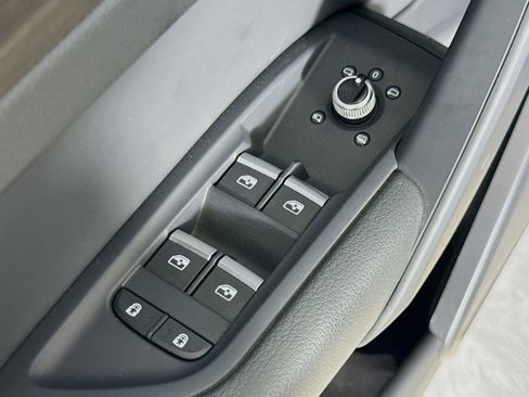 New 2024 Audi Q5 e Premium image 17