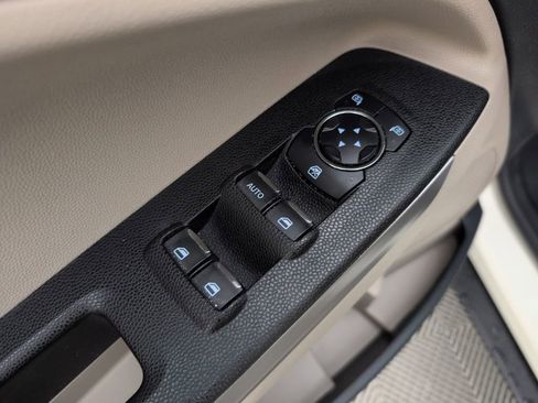 Used 2020 Ford EcoSport S image 38