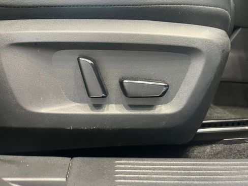 Used 2023 Nissan Rogue SL w/ SL Premium Package image 34