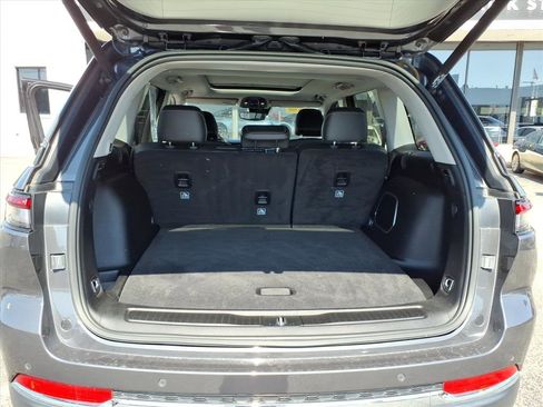 Used 2022 Jeep Grand Cherokee Limited AWD/4WD image 13