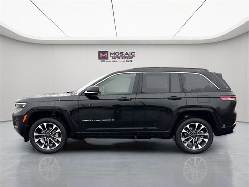 New 2025 Jeep Grand Cherokee Overland image 4