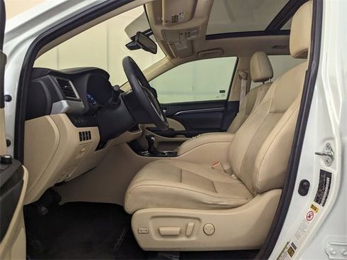 Used 2015 Toyota Highlander Limited image 6