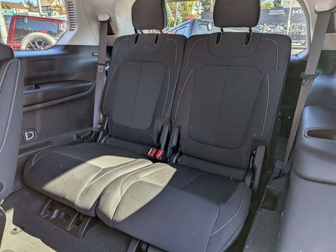 Used 2024 Jeep Grand Cherokee L Laredo image 23