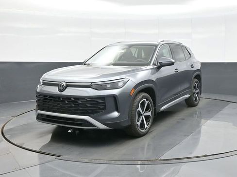 New 2026 Volkswagen Tiguan SE AWD/4WD image 3
