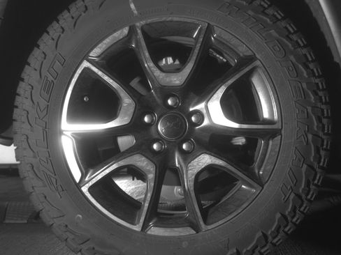 Used 2025 Jeep Compass Trailhawk image 15